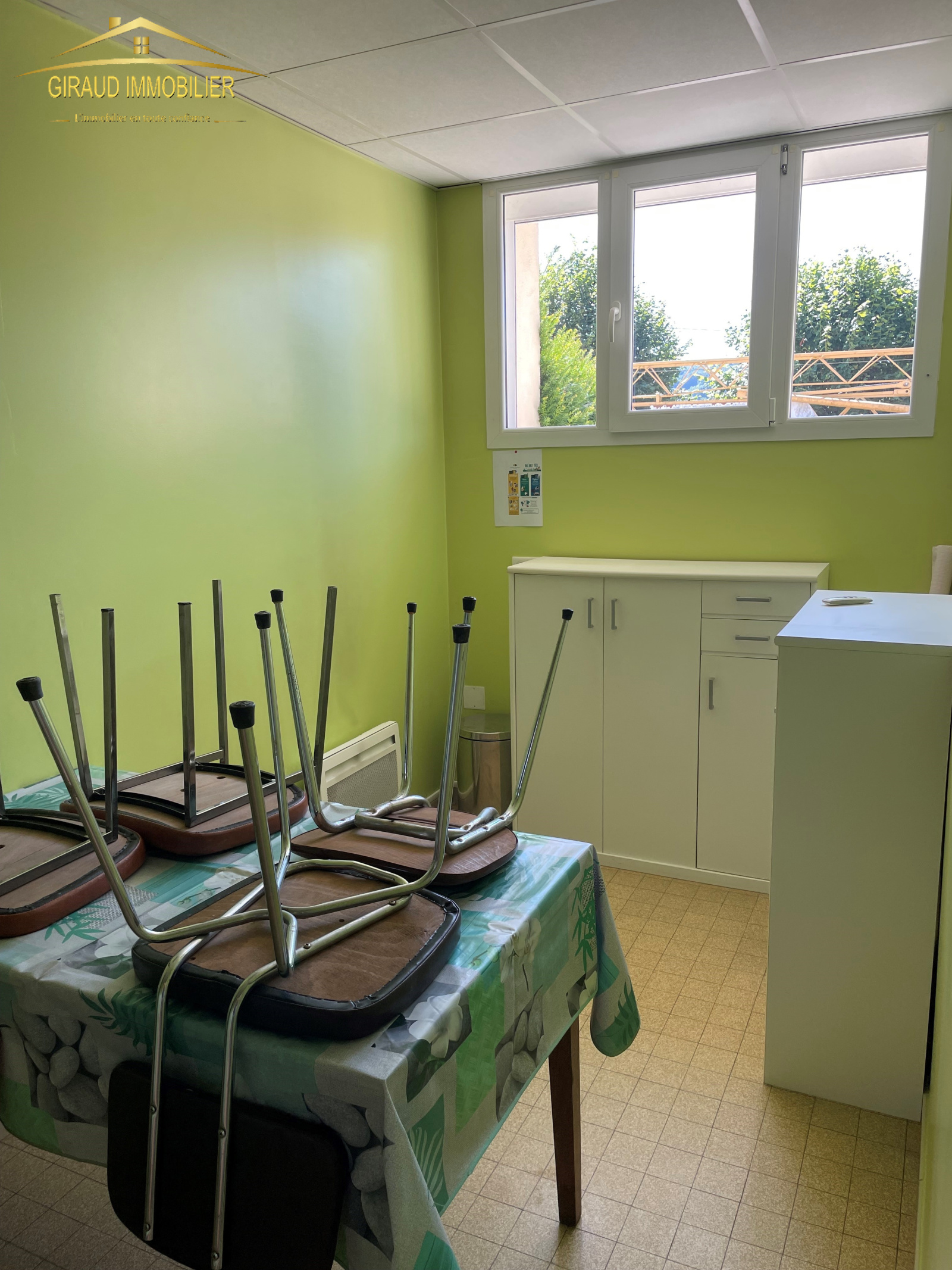 Image_9, Bureaux, Saint-Denis-de-Cabanne, ref :743B1