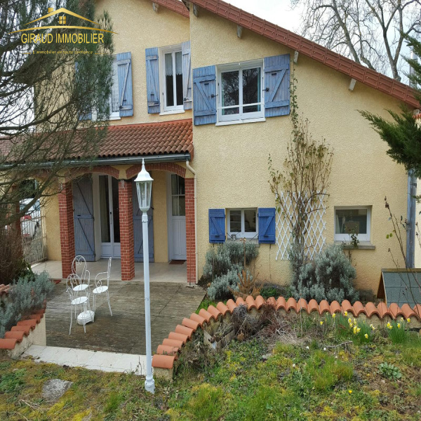 Offres de location Villa Charlieu 42190