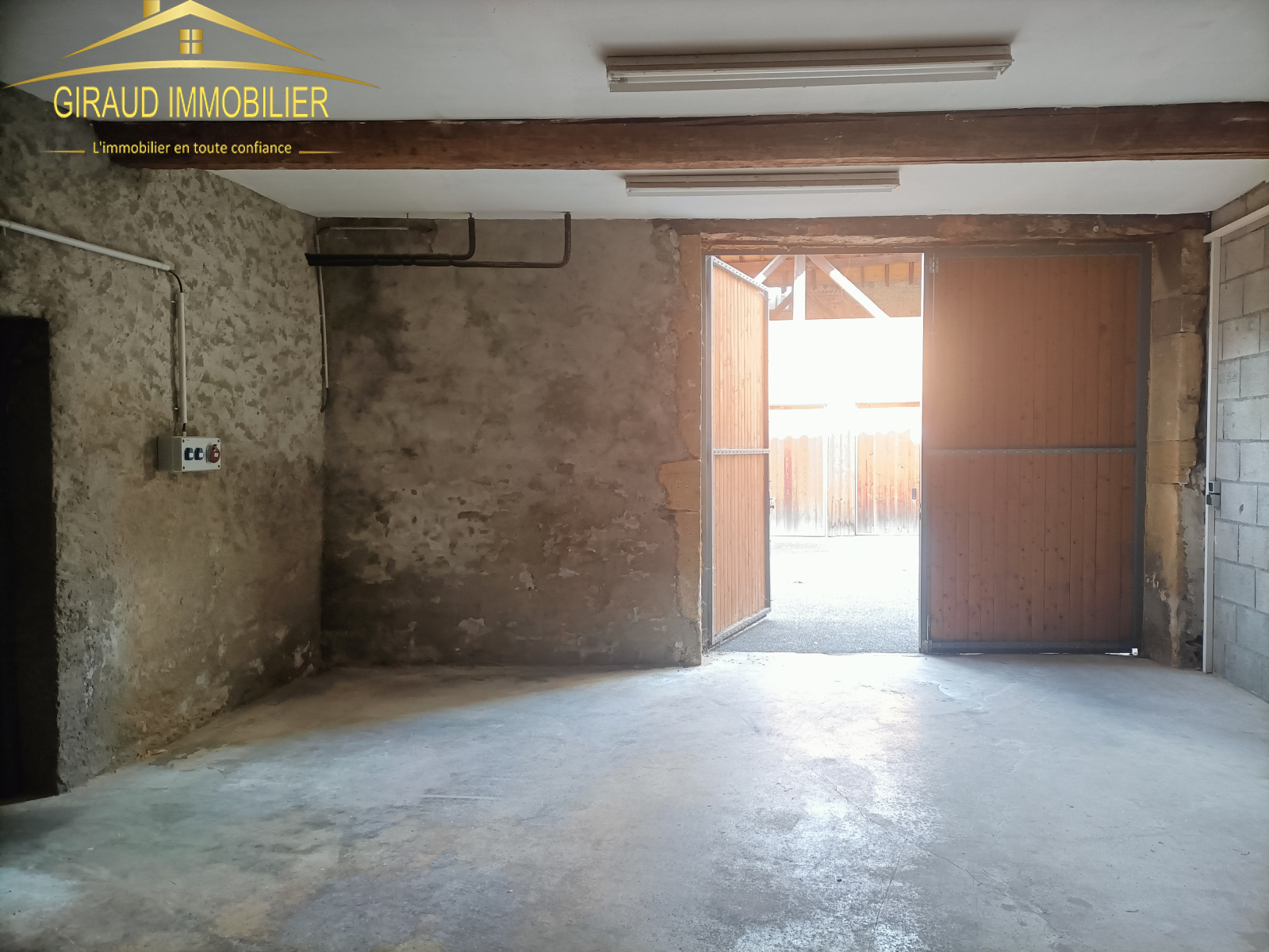 Image_1, Garage, Charlieu, ref :172AT