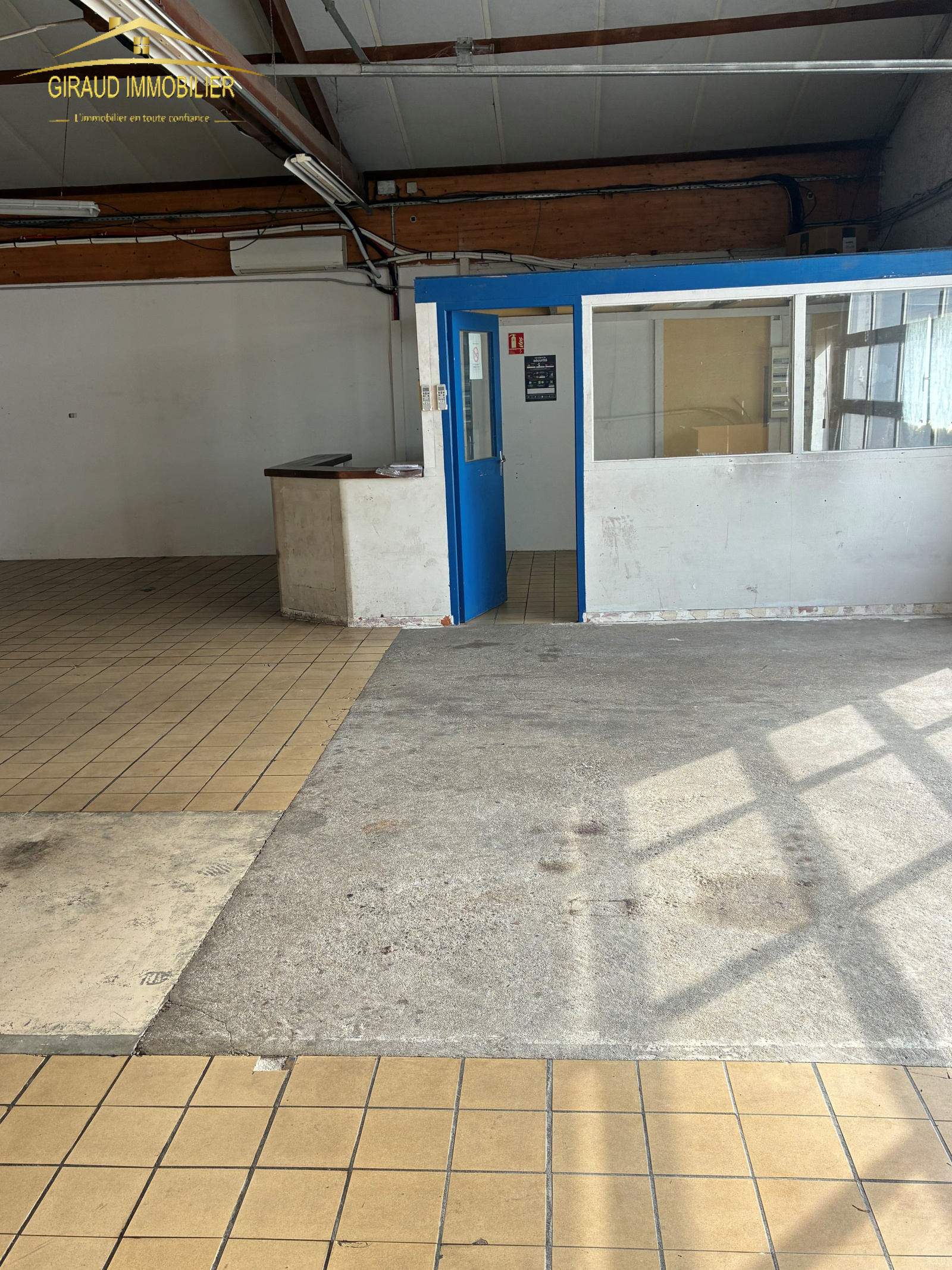 Image_3, Local d'activité, Charlieu, ref :824