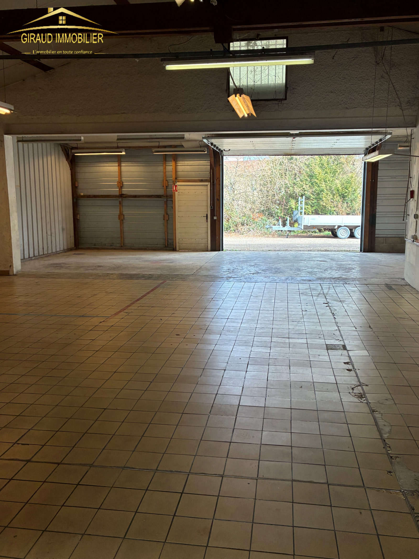 Image_5, Local d'activité, Charlieu, ref :824