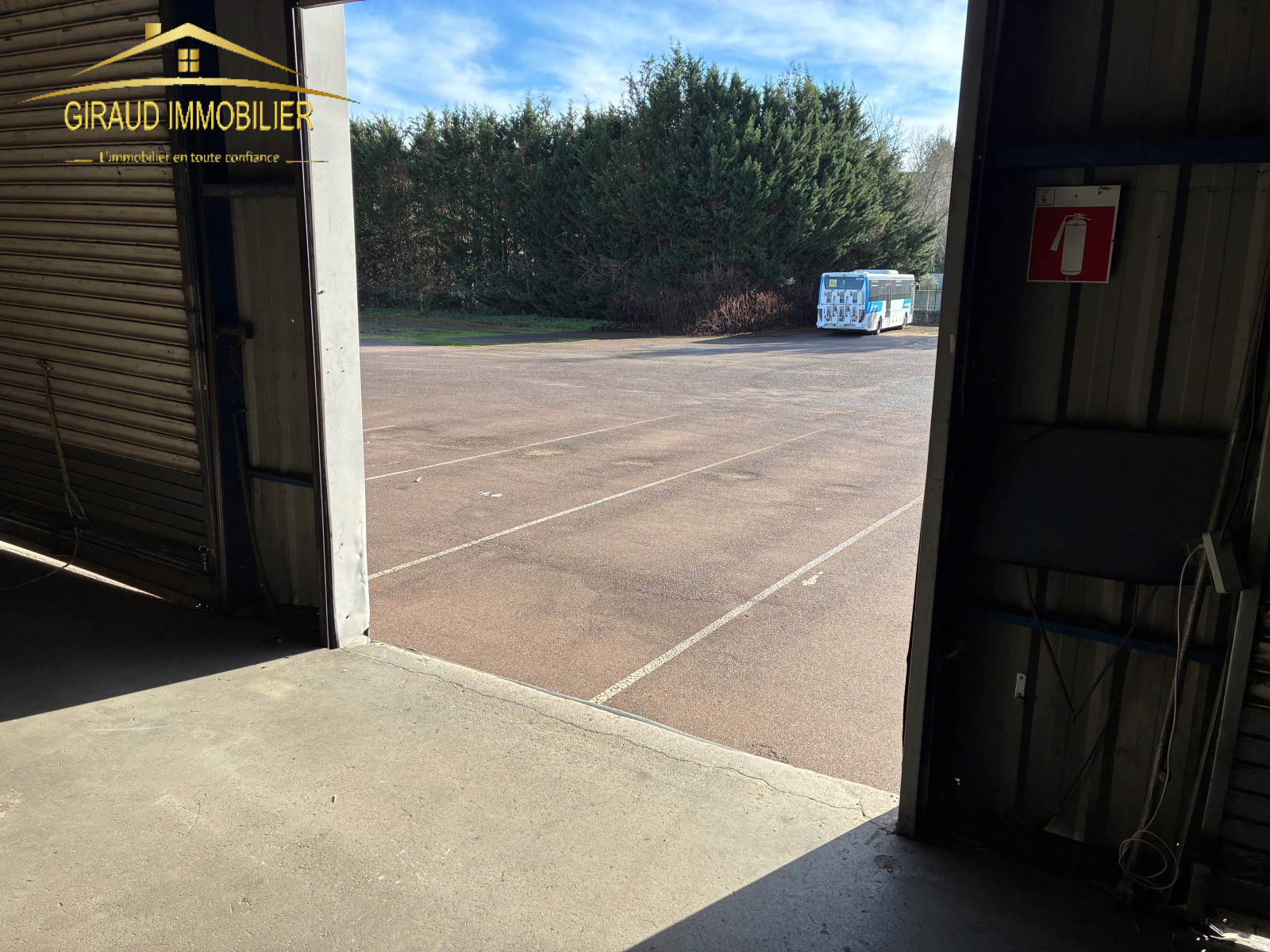 Image_9, Local d'activité, Charlieu, ref :907