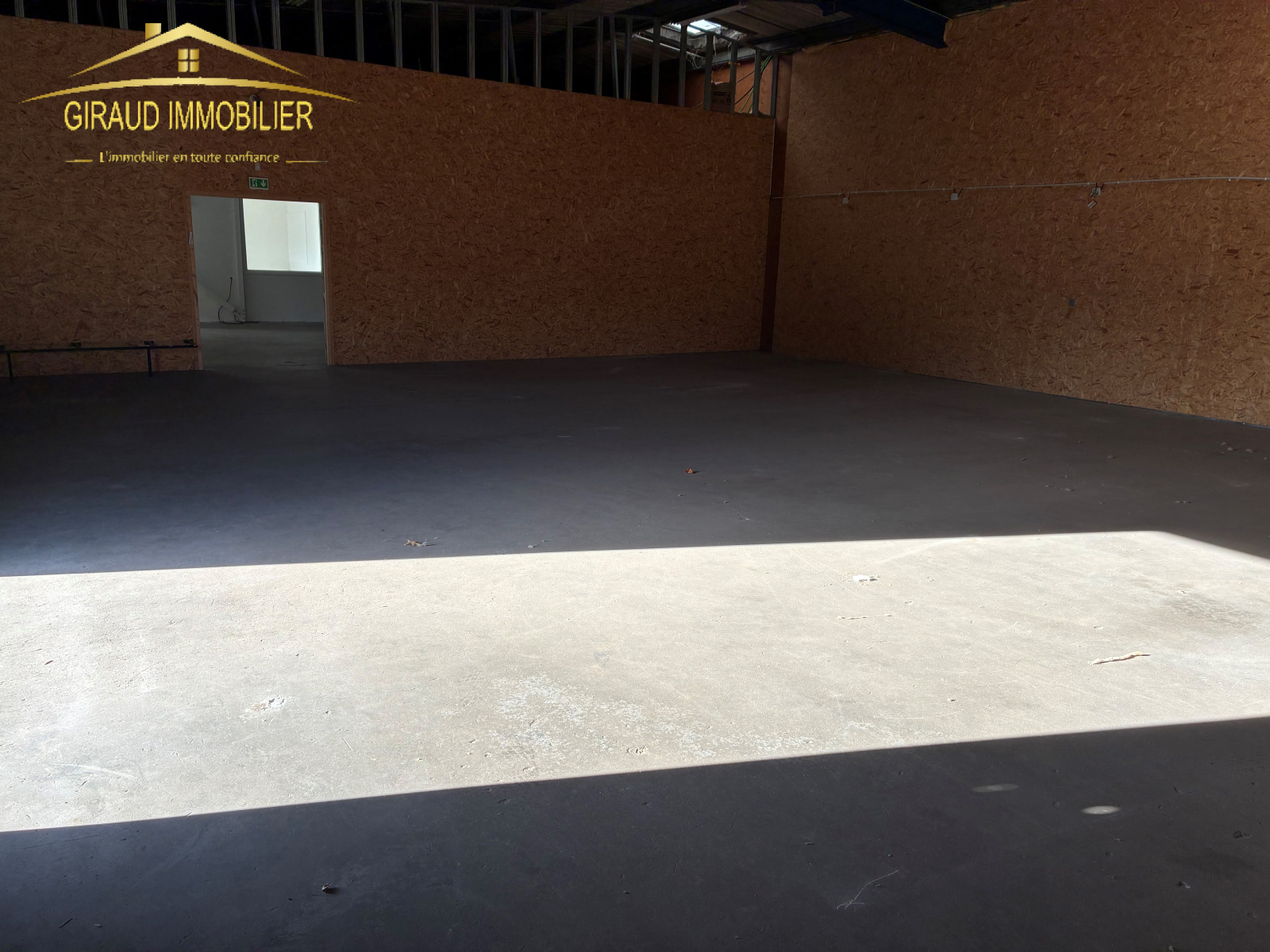 Image_8, Local d'activité, Charlieu, ref :907