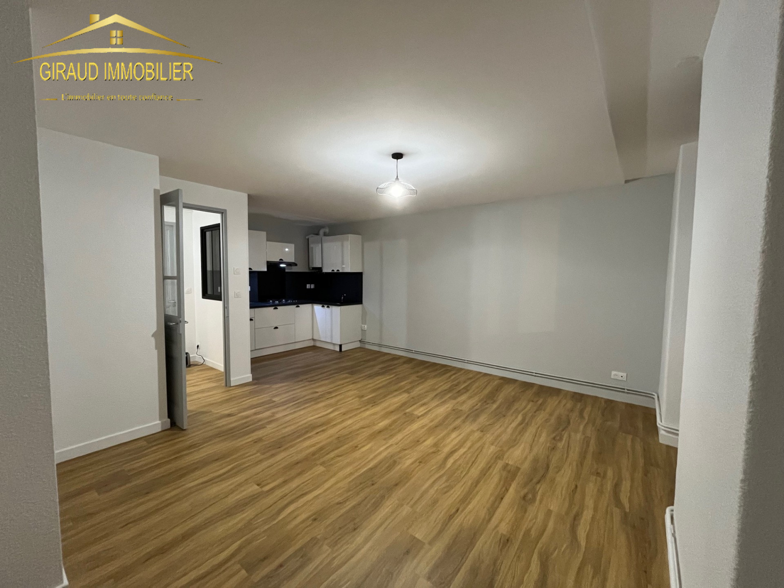 Image_2, Appartement, Saint-Denis-de-Cabanne, ref :851T3