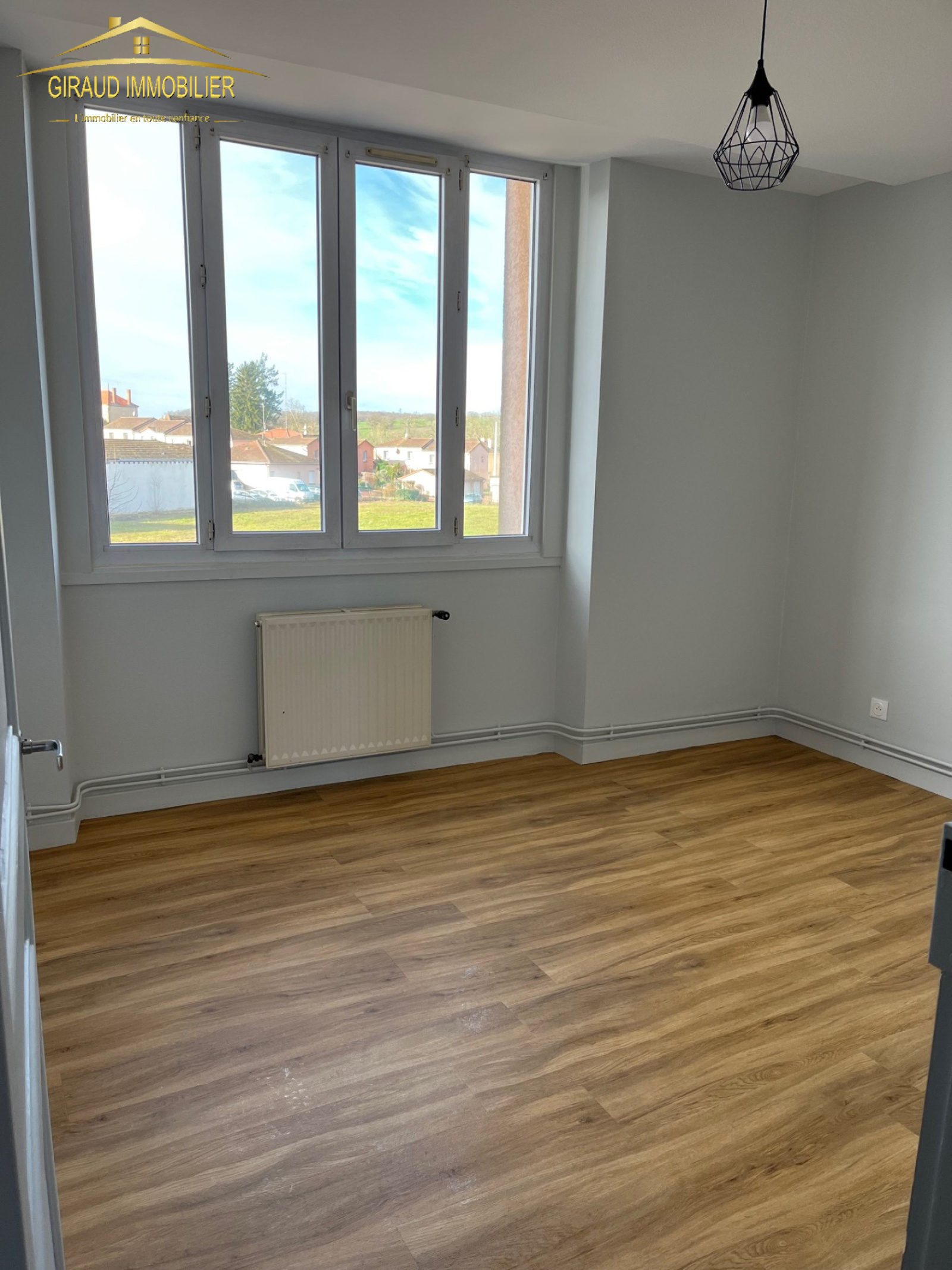 Image_4, Appartement, Saint-Denis-de-Cabanne, ref :851T3